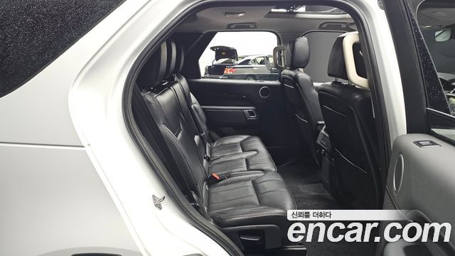 Land Rover Discovery 5 3.0 SD6 SE 2019 — фото 11