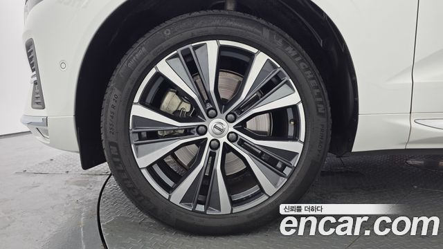 Volvo XC60 (II) B6 Inscirtion 2022 — фото 5