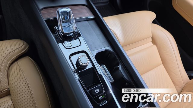 Volvo XC60 (II) B6 Inscirtion 2022 — фото 9