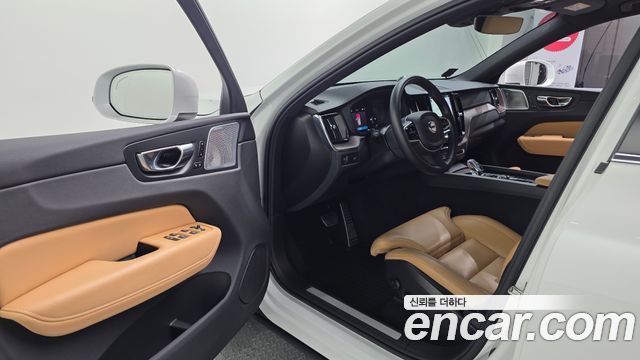 Volvo XC60 (II) B6 Inscirtion 2022 — фото 10