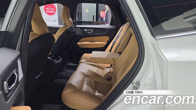 Volvo XC60 (II) B6 Inscirtion 2022 — фото 12