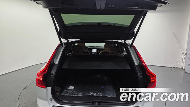 Volvo XC60 (II) B6 Inscirtion 2022 — фото 20