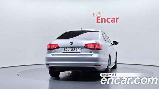 Volkswagen Jetta 2.0 TDI BlueMotion 6th 2015 — фото 4