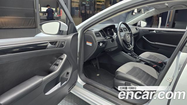 Volkswagen Jetta 2.0 TDI BlueMotion 6th 2015 — фото 10