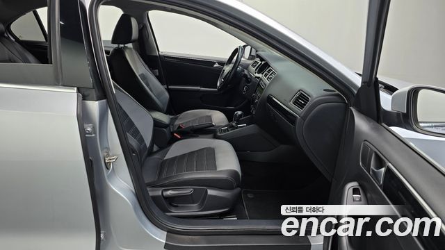 Volkswagen Jetta 2.0 TDI BlueMotion 6th 2015 — фото 11