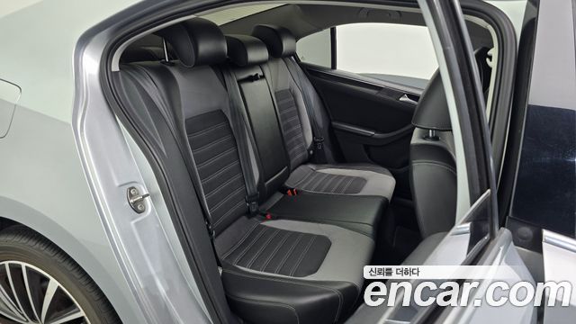 Volkswagen Jetta 2.0 TDI BlueMotion 6th 2015 — фото 12