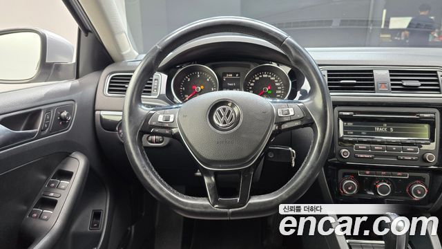 Volkswagen Jetta 2.0 TDI BlueMotion 6th 2015 — фото 13