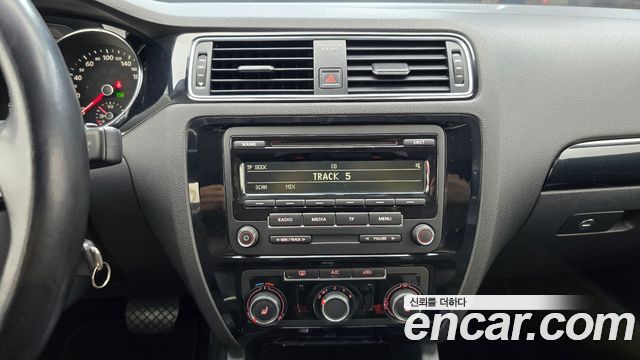 Volkswagen Jetta 2.0 TDI BlueMotion 6th 2015 — фото 14