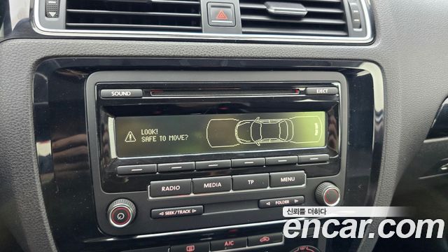 Volkswagen Jetta 2.0 TDI BlueMotion 6th 2015 — фото 15
