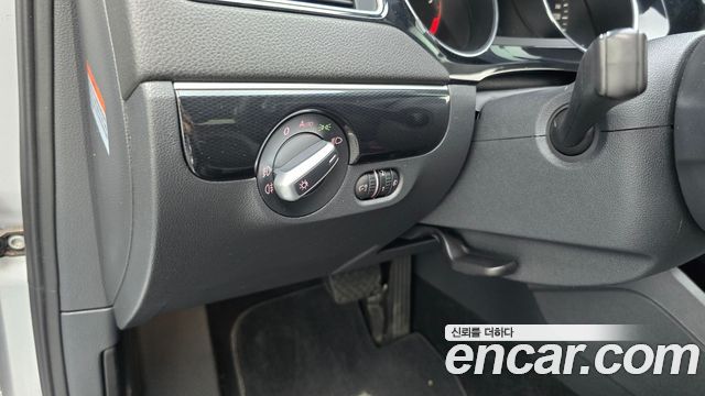 Volkswagen Jetta 2.0 TDI BlueMotion 6th 2015 — фото 18