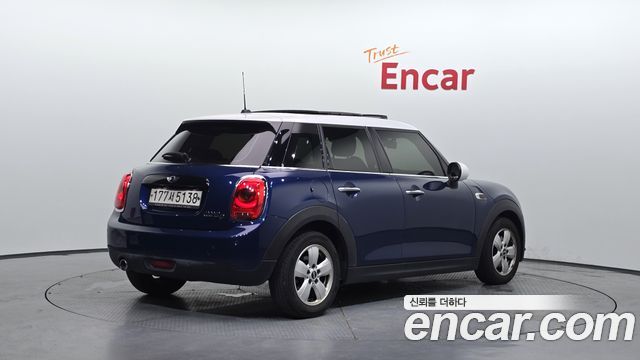 MINI Cooper D 5Door Standard 3rd 2018 — фото 2