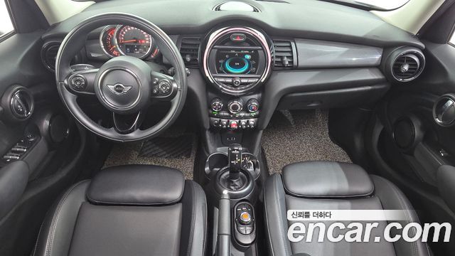 MINI Cooper D 5Door Standard 3rd 2018 — фото 7