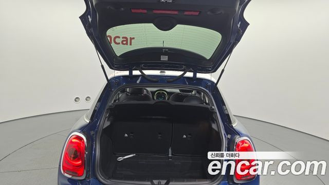 MINI Cooper D 5Door Standard 3rd 2018 — фото 18