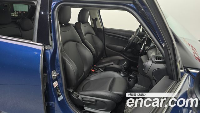 MINI Cooper D 5Door Standard 3rd 2018 — фото 26