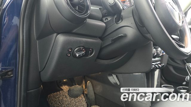 MINI Cooper D 5Door Standard 3rd 2018 — фото 27