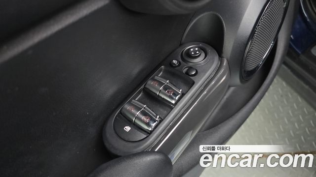 MINI Cooper D 5Door Standard 3rd 2018 — фото 29
