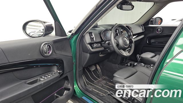 MINI Cooper Countryman Classic Plus Launch Pack 2nd Gen 2023 — фото 10