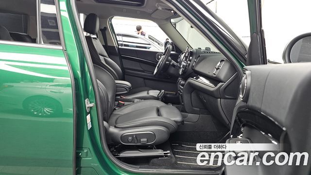 MINI Cooper Countryman Classic Plus Launch Pack 2nd Gen 2023 — фото 11