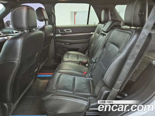 Ford Explorer 2.3 Limited 4WD 5th 2017 — фото 16
