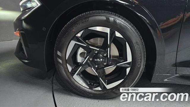 Kia K5 (III) 2.0 Noblesse 2025 — фото 21
