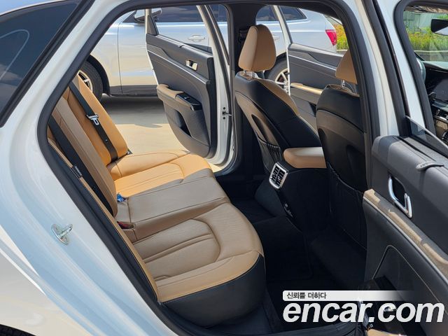Kia K5 (III) 2.0 Noblesse 2023 — фото 10