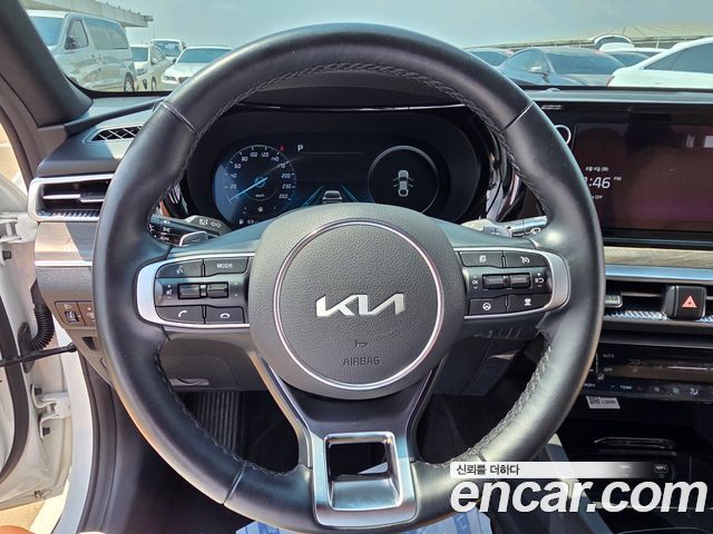 Kia K5 (III) 2.0 Noblesse 2023 — фото 16