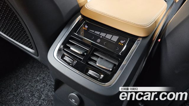 Volvo XC90 (II) T8 Inscription Hybird 2021 — фото 19
