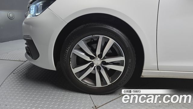 Peugeot 308 (II) 1.5 BlueHDi Allure 2019 — фото 5