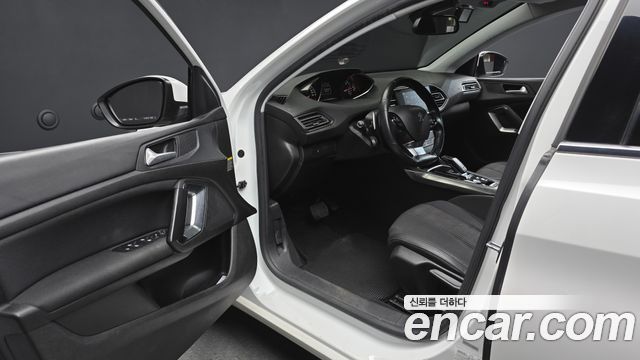 Peugeot 308 (II) 1.5 BlueHDi Allure 2019 — фото 10