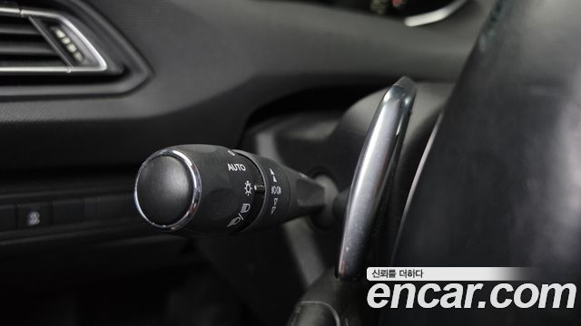 Peugeot 308 (II) 1.5 BlueHDi Allure 2019 — фото 16