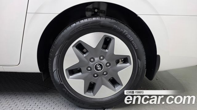 Hyundai Staria 4WD Tourer 9-Seater Modern 2022 — фото 21