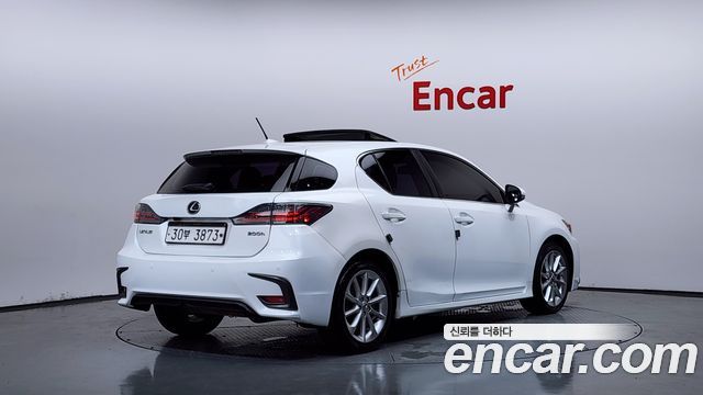 Lexus CT200h 1.8 Compact Trendy ZWA10 2011 — фото 2