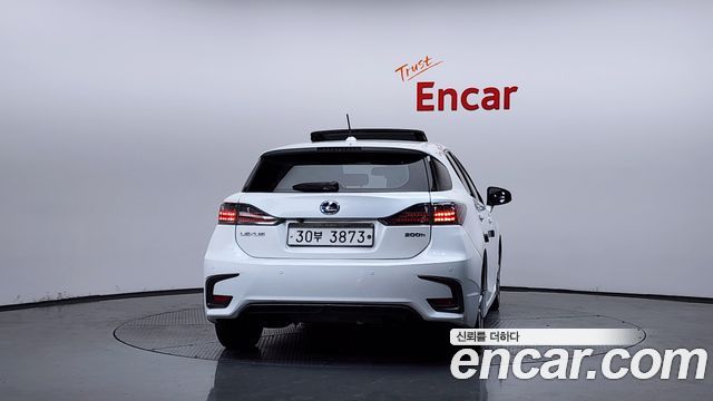 Lexus CT200h 1.8 Compact Trendy ZWA10 2011 — фото 4