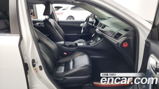 Lexus CT200h 1.8 Compact Trendy ZWA10 2011 — фото 11
