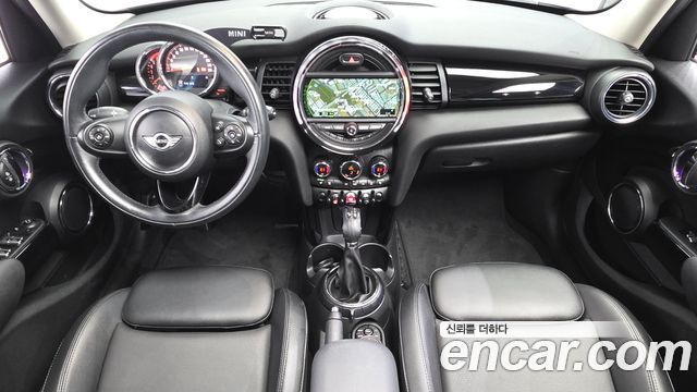 MINI Cooper D 5Door HIGH 3rd 2016 — фото 7