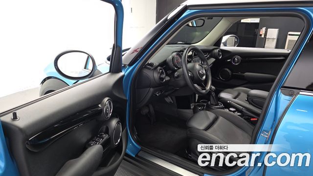 MINI Cooper D 5Door HIGH 3rd 2016 — фото 10