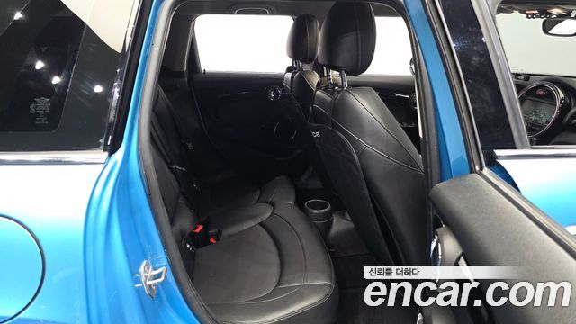 MINI Cooper D 5Door HIGH 3rd 2016 — фото 11
