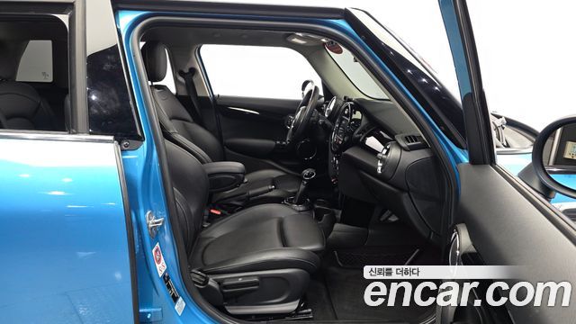 MINI Cooper D 5Door HIGH 3rd 2016 — фото 12