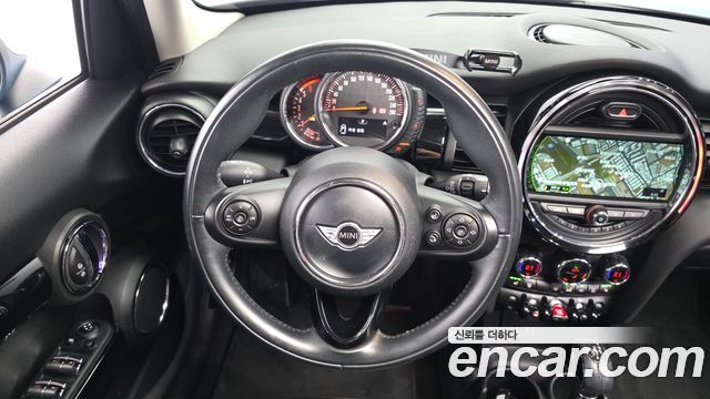 MINI Cooper D 5Door HIGH 3rd 2016 — фото 13