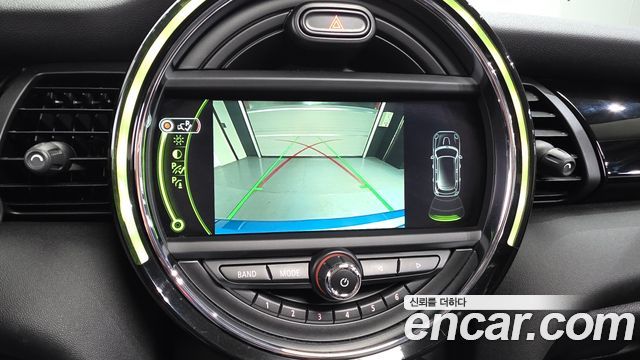 MINI Cooper D 5Door HIGH 3rd 2016 — фото 14