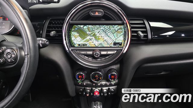 MINI Cooper D 5Door HIGH 3rd 2016 — фото 15