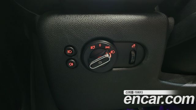 MINI Cooper D 5Door HIGH 3rd 2016 — фото 16