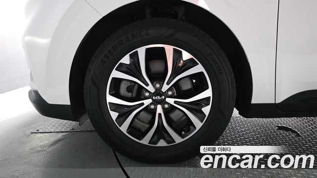 Kia Carnival (IV) Gasoline 9-Seater Prestige 2023 — фото 5