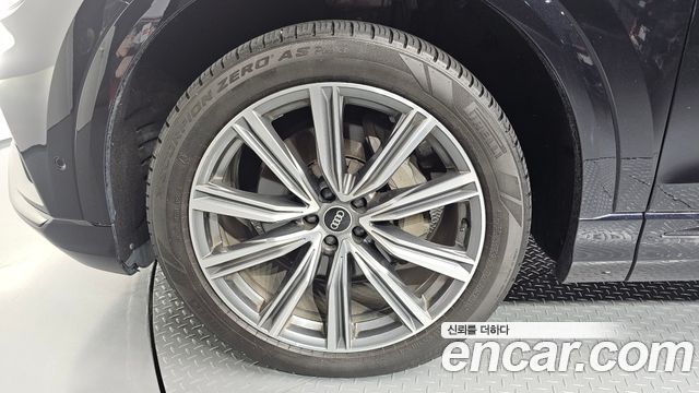 Audi Q8 (4M) 55 TFSI Quattro Premium 2021 — фото 5