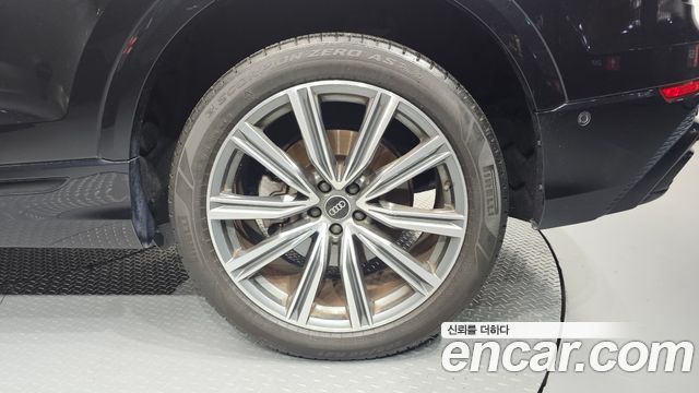 Audi Q8 (4M) 55 TFSI Quattro Premium 2021 — фото 21