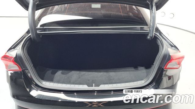 Kia K5 (III) 2.0 Prestige 2023 — фото 18