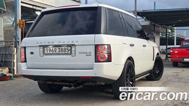 Land Rover Range Rover 4.4 TDV8 Vogue 2011 — фото 2