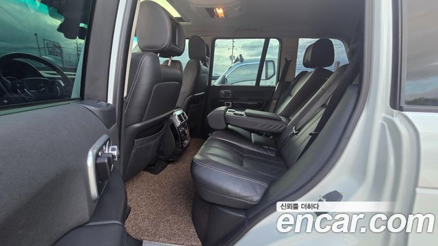 Land Rover Range Rover 4.4 TDV8 Vogue 2011 — фото 16