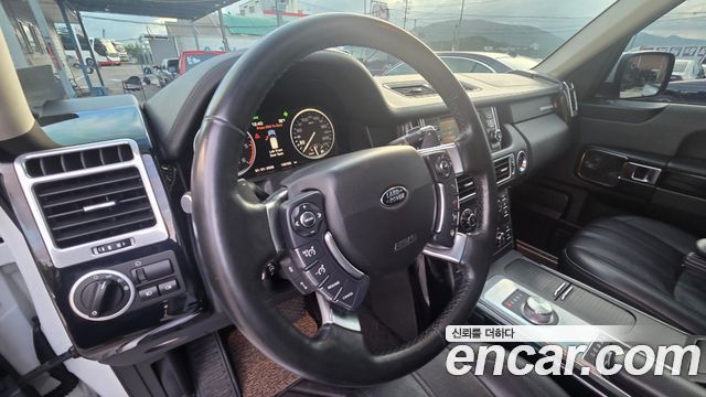 Land Rover Range Rover 4.4 TDV8 Vogue 2011 — фото 17