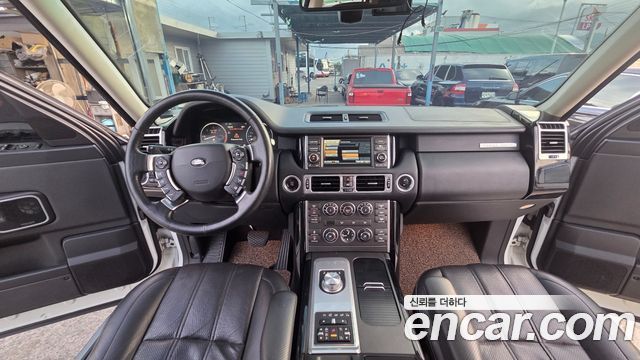 Land Rover Range Rover 4.4 TDV8 Vogue 2011 — фото 23